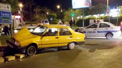 Alkollü sürücü polis otosuna çarptı