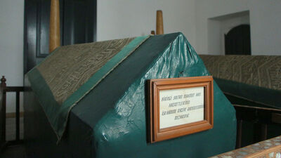 Dolmabahçe'de 200 yıllık türbe