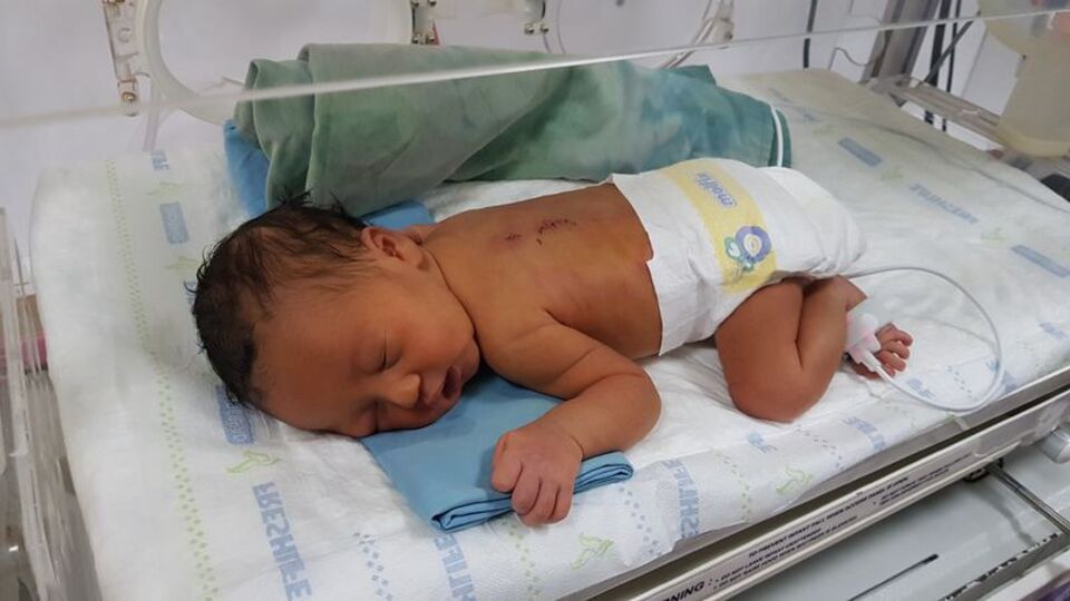 Bebeğimi Türk doktorlar kurtardı!