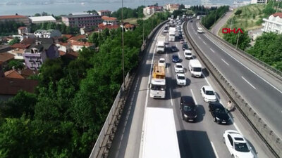 İzmir yolunda trafik durma noktasında