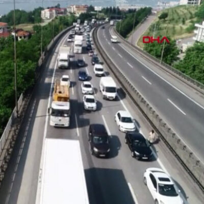 İzmir yolunda trafik durma noktasında