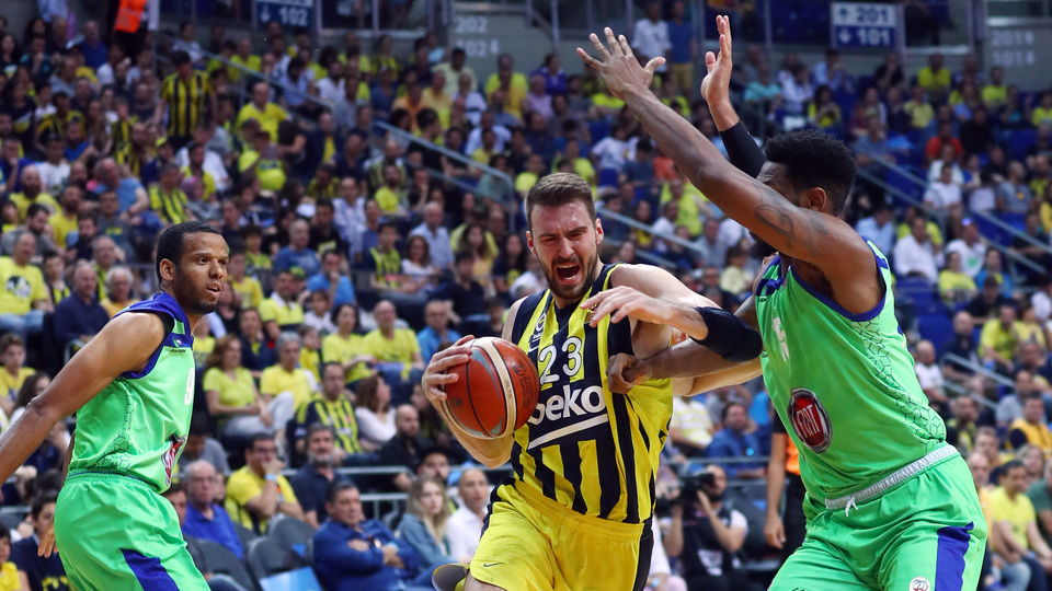 Fenerbahçe Beko farklı başladı!