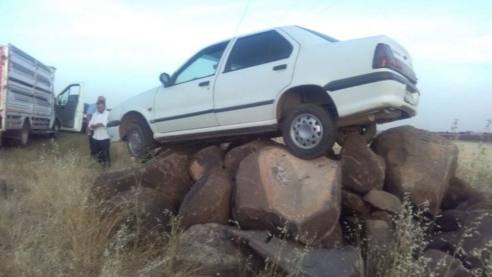 Kaza yapan aracı görenler hayret etti