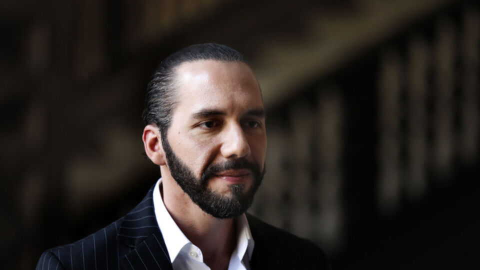 Osmanlı torunu devlet başkanı oldu