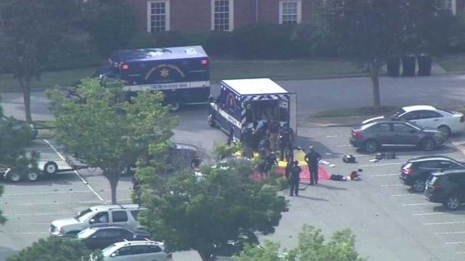 Virginia eyaletinde bir belediye binasında düzenlenen silahlı saldırıda en az 11 kişi hayatını kaybetti