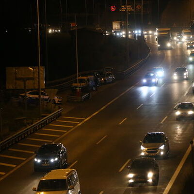 Otoyollarda bayram yoğunluğu