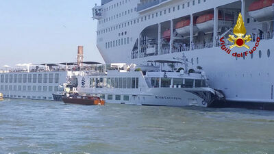 Venedik'te yolcu gemisi dehşeti