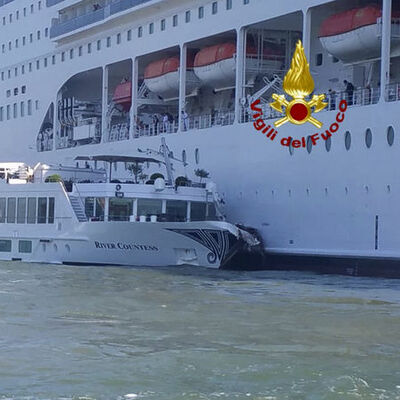 Venedik'te yolcu gemisi dehşeti