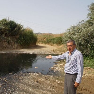 Küçük Menderes kapkara: Siyah akan nehir tehlike saçıyor