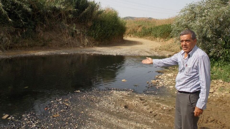 Küçük Menderes kapkara: Siyah akan nehir tehlike saçıyor