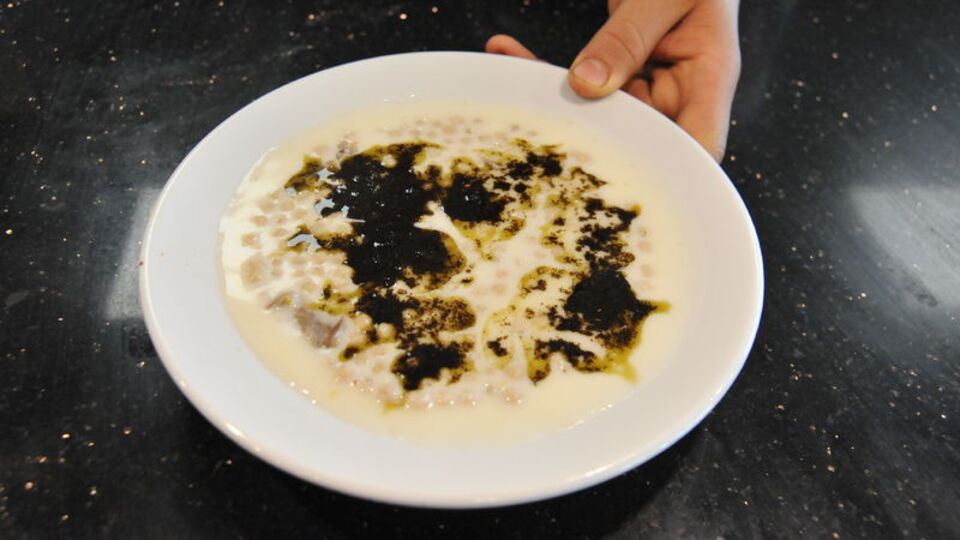 Bayramın ilk gününde sofraları süslüyor