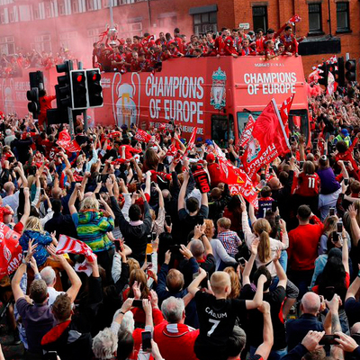 Liverpool taraftarı ile buluştu