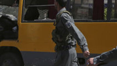 Afganistan'da peş peşe 3 bomba patladı