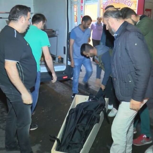 Moğol çift birbirini bıçakladı: 1 ölü, 1 yaralı