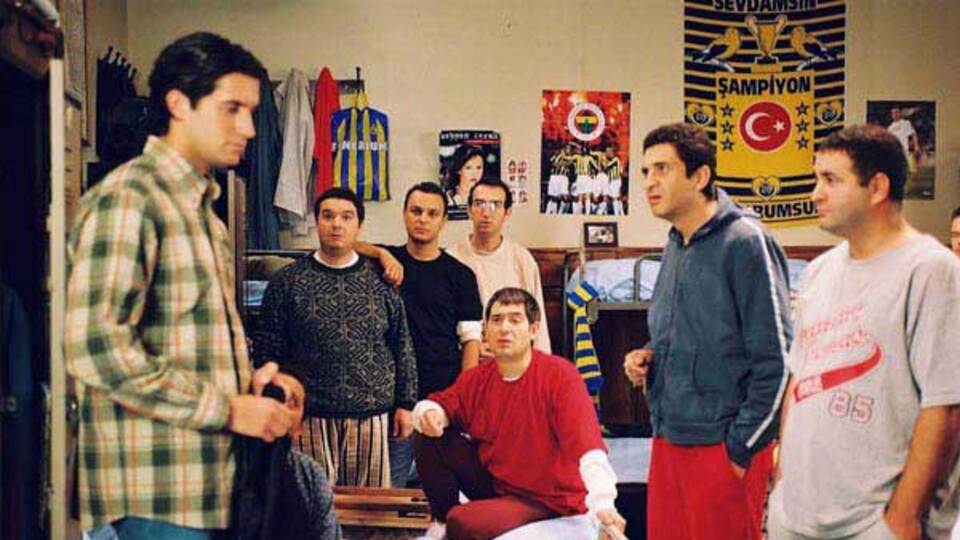 Hababam Sınıfı Merhaba filmi oyuncuları kimler?