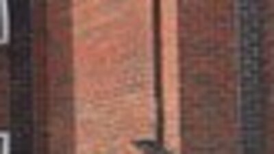 İngiltere'de camide çekiçli saldırı