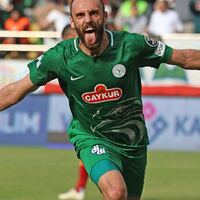 Vedat Muriqi kimdir?