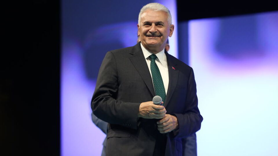 Binali Yıldırım rakiplerinin bayramını kutladı