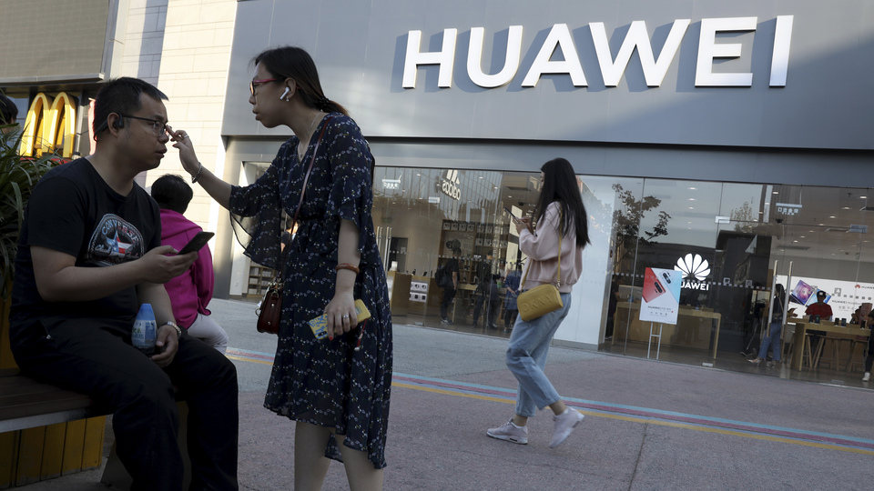 İngitere'den flaş Huawei açıklaması!