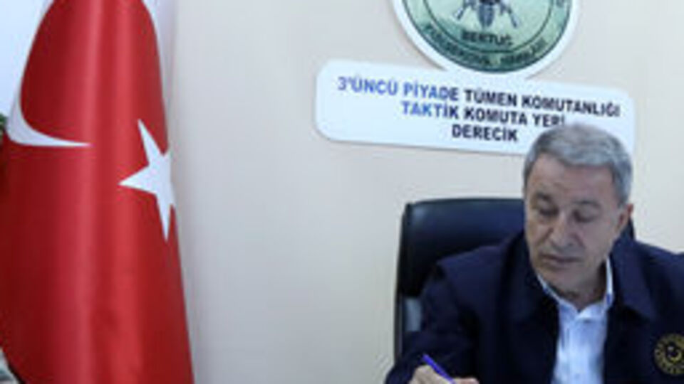 Bakan Akar'dan sınır hattında önemli mesajlar