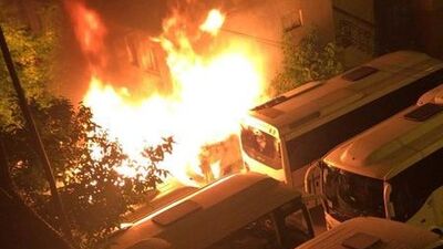 Küçükçekmece'de 4 araç yandı