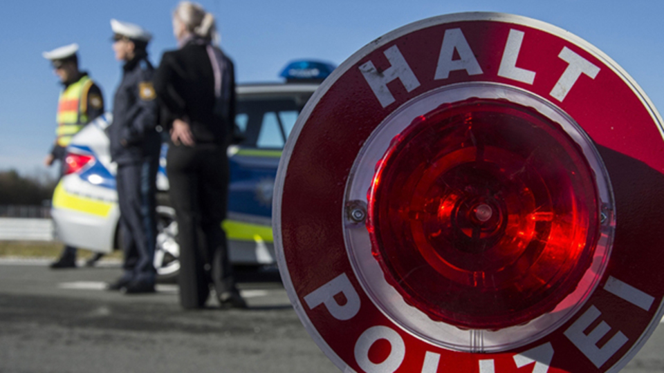 Alman polisinden Türklere broşürlü uyarı!