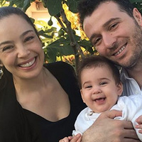 "Küçük ailemiz mutluluk dolu bayramlar diler"