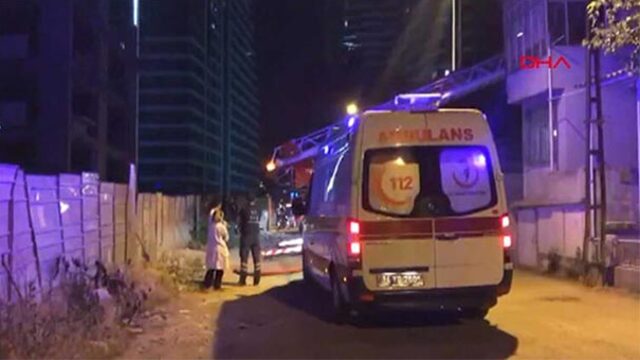 Akılalmaz olay! Kavgada evi yaktı