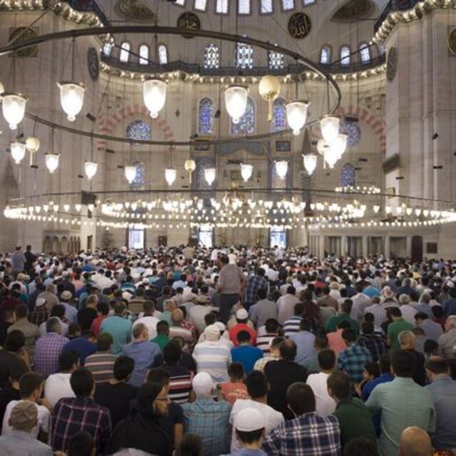 Cuma namazı nasıl kılınır?