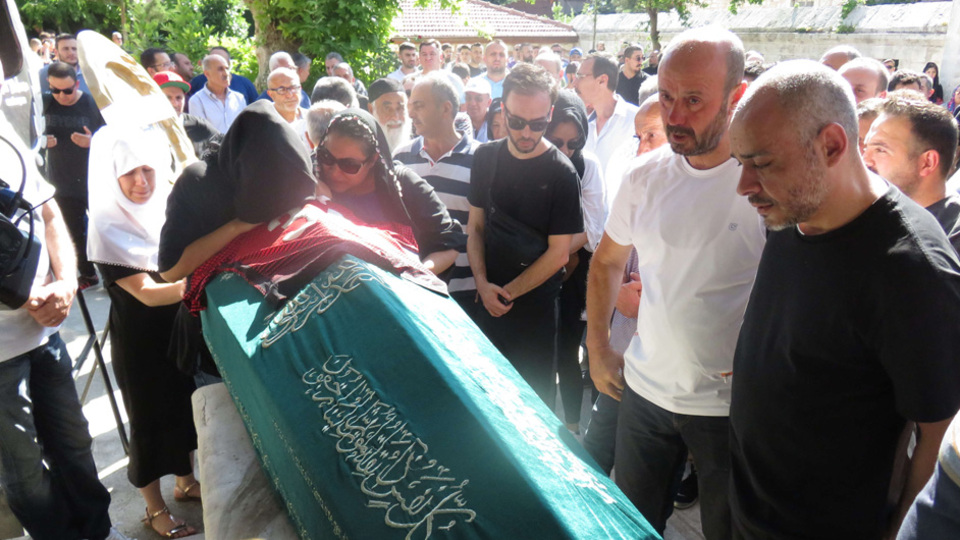 Ceza'nın babası son yolculuğuna uğurlandı