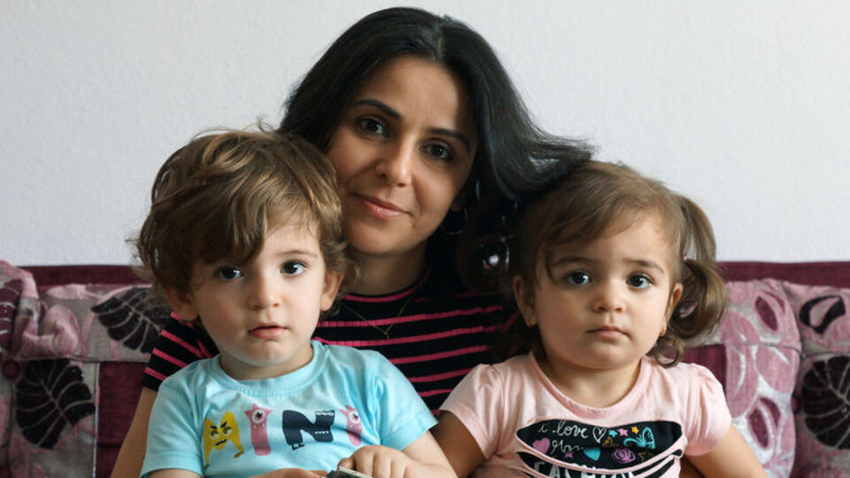 Doktorun 'hamile kalmaması' gerektiğini söylediği kanser hastası ikiz doğurdu!