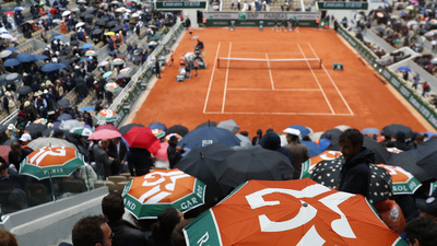 Djokovic - Thiem maçına hava engeli