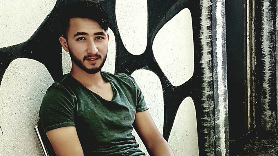 Komşularının kavgasını ayırmaya çalışan genç, canından oldu