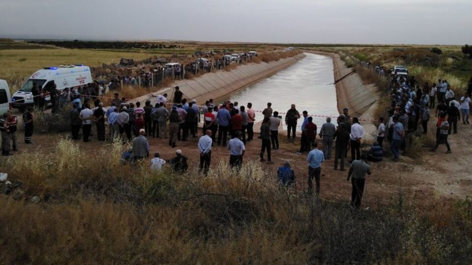 Sulama kanalına düşen genç kayboldu
