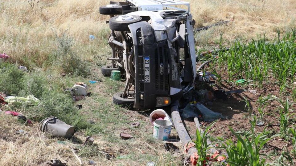 Tarım işçileri savruldu: 5'i ağır 35 yaralı