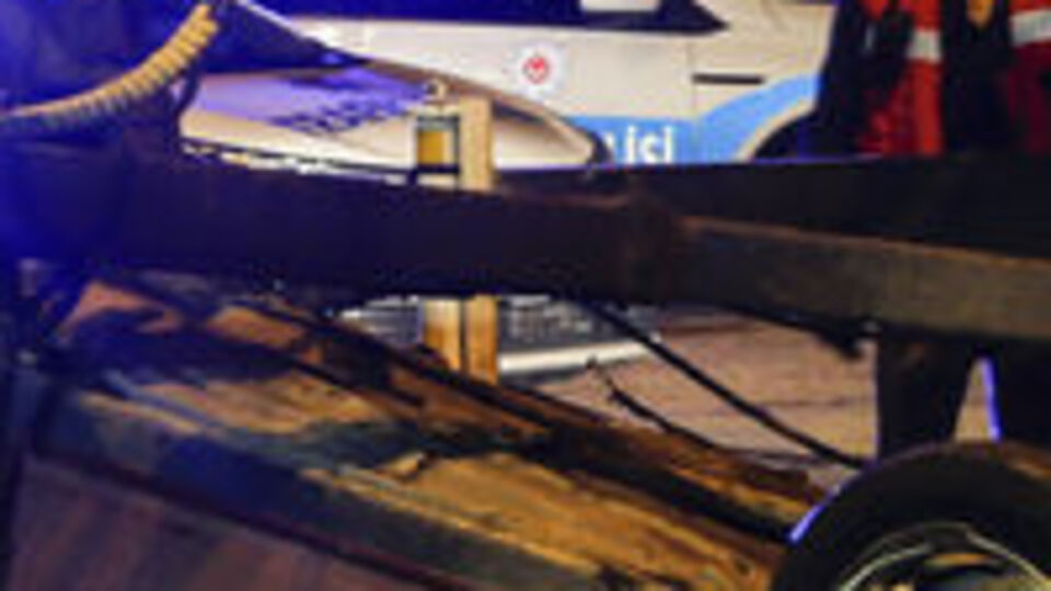 Otomobil köprüden uçtu!