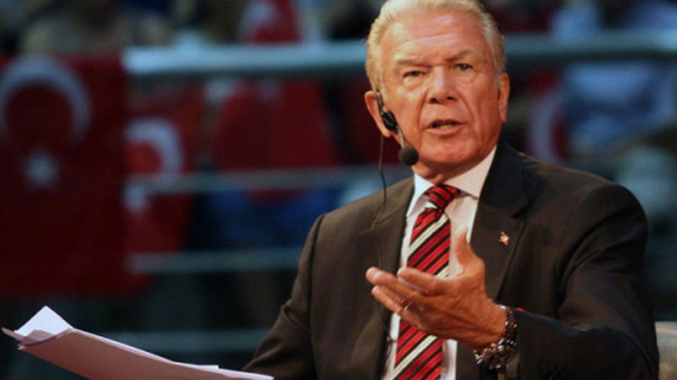 Uğur Dündar'dan moderatörlük açıklaması