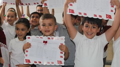 Tatilden çıkıp, tatile giriyorlar!