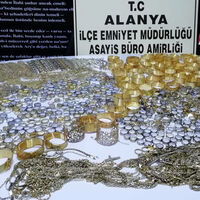 Danimarkalı çift, kuyumcu dükkanında yine dolandırıldı