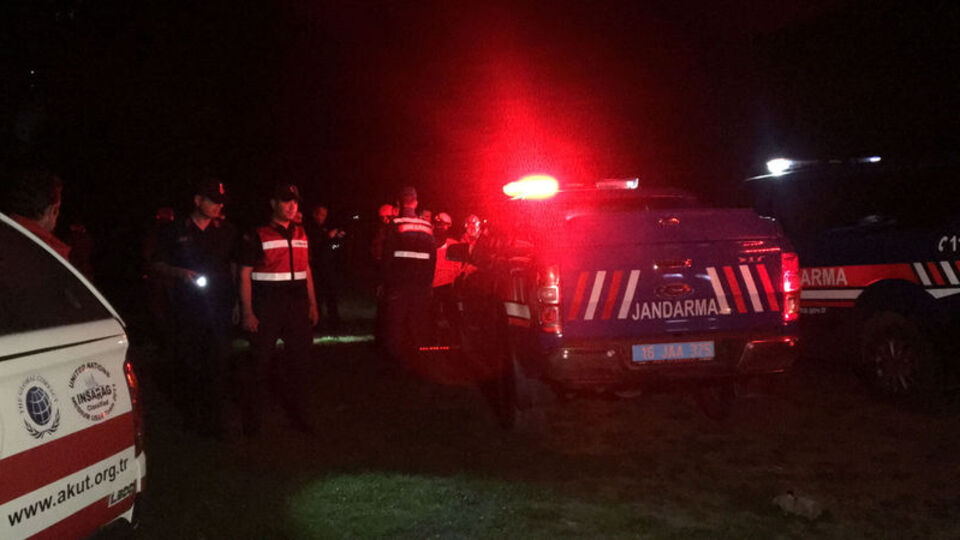 12 saat sonra denizde canlı bulundu!