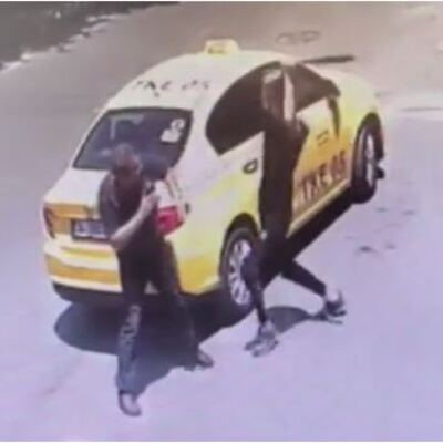 Taksiciye demir sopalı dayak kamerada!