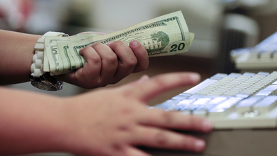 Dolar 5.80'nin altına düştü