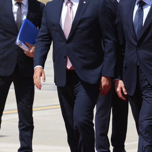 Çavuşoğlu, Erbil'de Barzani ile görüştü