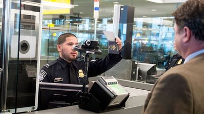 ABD'ye gidenlerin fotoğraflarını çaldılar!