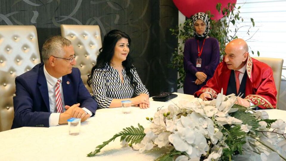 Özcan Yeniçeri evlendi!