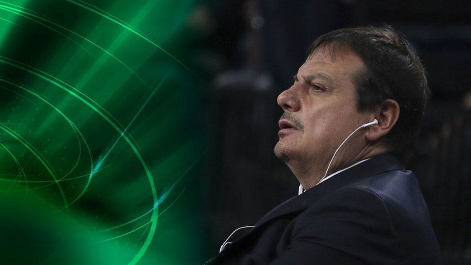 Ataman'dan ilginç protesto! Kulaklıkla...