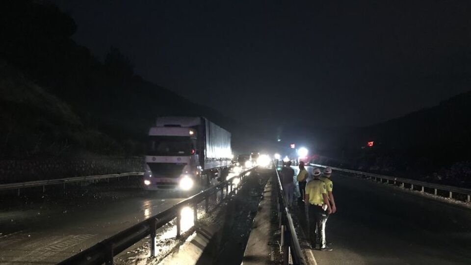 İzmir-Manisa kara yolu açıldı
