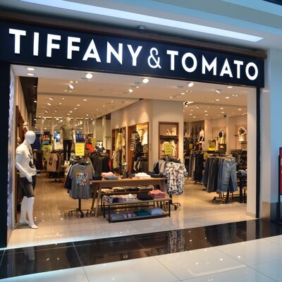 Ünlü giyim markası yarı fiyatına satıldı