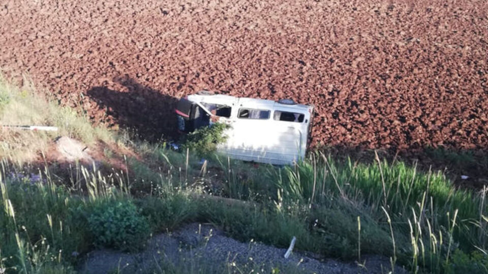 Düğünden dönüyordu: 16 yaralı