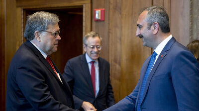 Bakan Gül, ABD'de FETÖ elebaşının iade sürecini görüştü